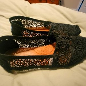 Tom's Black Lace Shoes Size 9